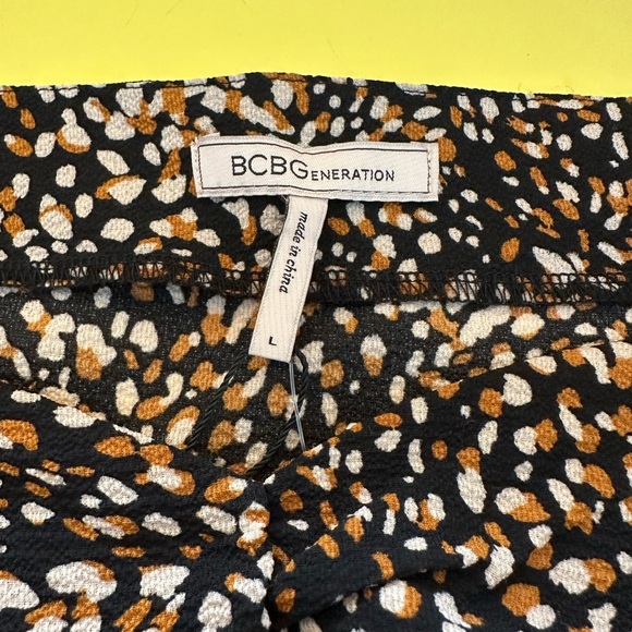BCBGeneration Black & Brown Printed Ruched Crop Large Top BNWT - Picture 3 of 8